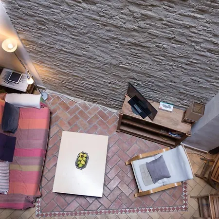 Alameda Hostal *