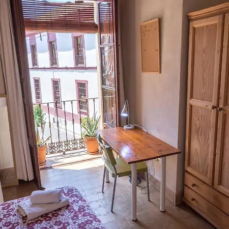 Hostal Alameda *